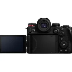 Panasonic Mirrorless Cameras><noscript><img width=