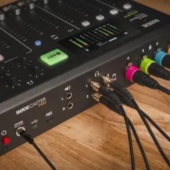 Rode Audio Cables & Adapters>HJA-4 3.5mm Plug to 1/4" Headphones Jack Convertor